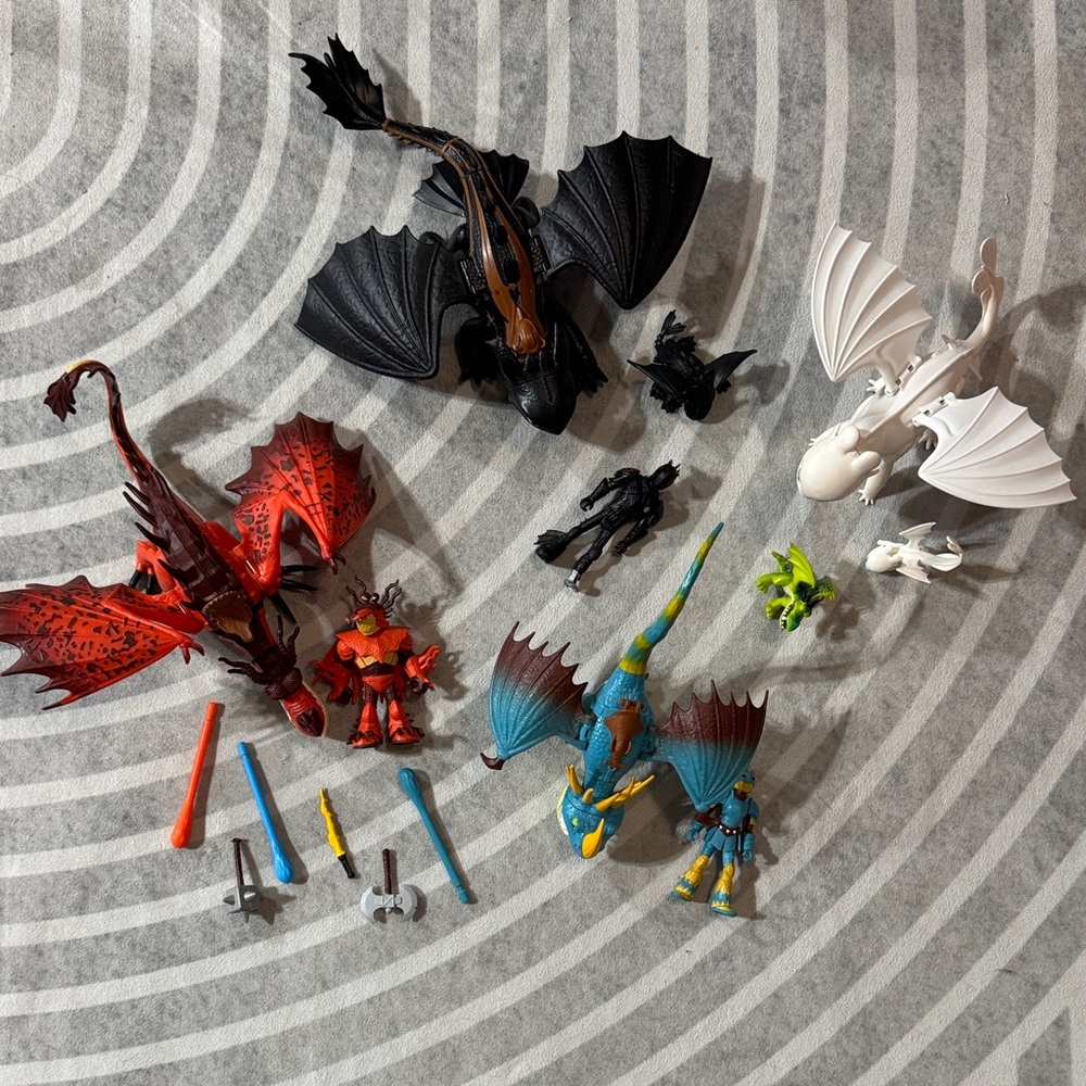 How to train you dragon figurines